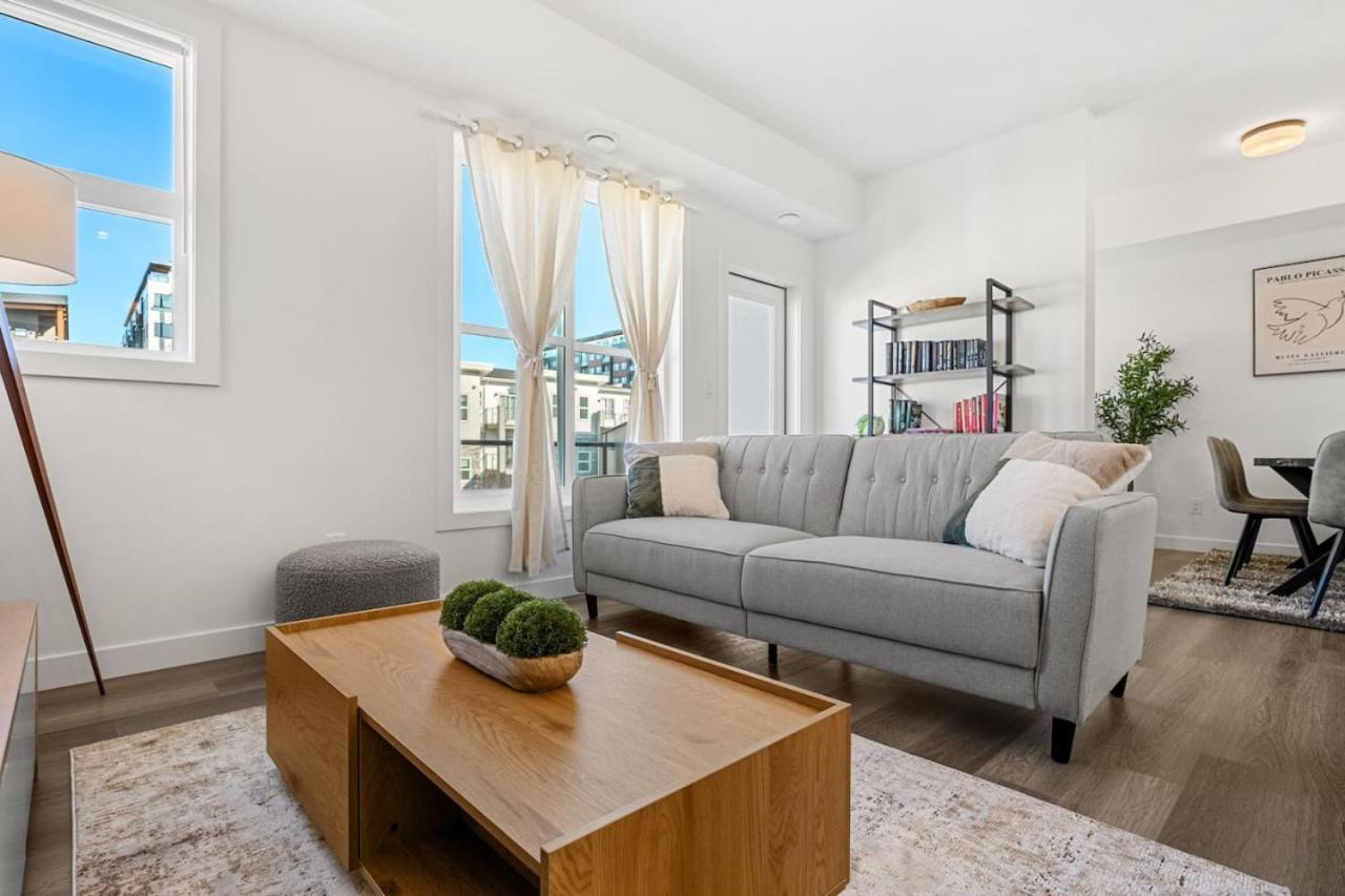 New Luxury Rated Aspen Home, Incl. Free Banff Pass Holiday home